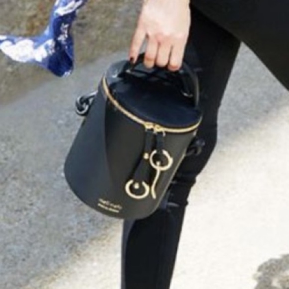 Meli Melo black bucket bag